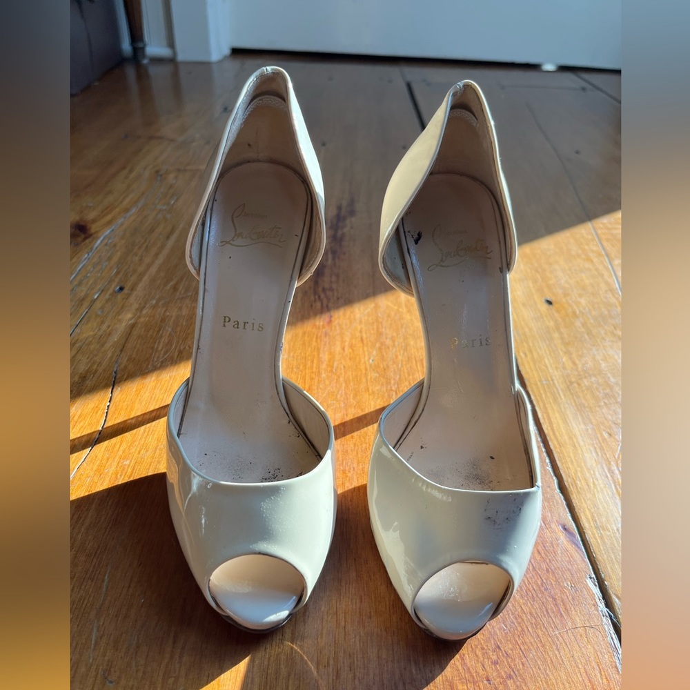 Sexy Christian Louboutin peeptoe cream patent leather heels